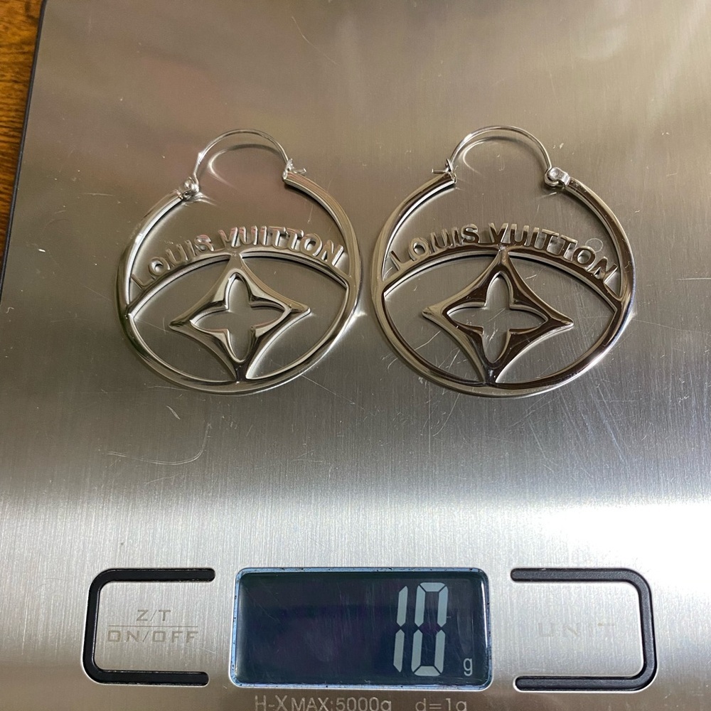 Luxury Silver Hoop Earrings - Picture 4 of 4